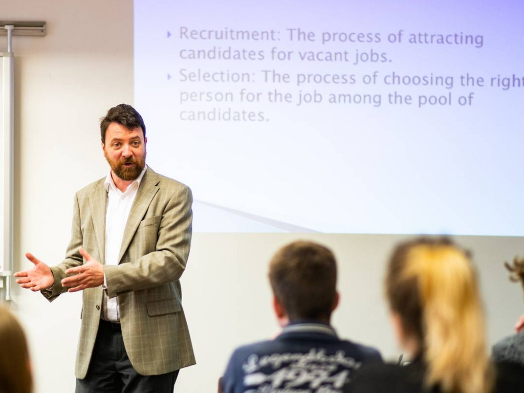 PR �l�nek uun 5 23 business management